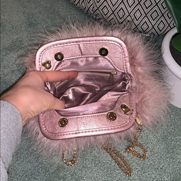Fuzzy pink purse - Picture 3 of 3